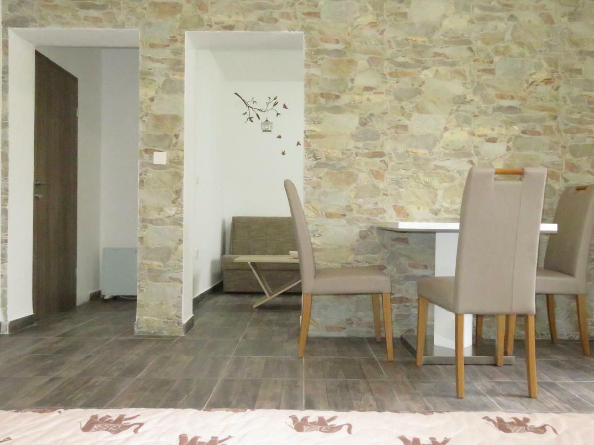 Apartments La Bombonera Starigrad Exterior photo