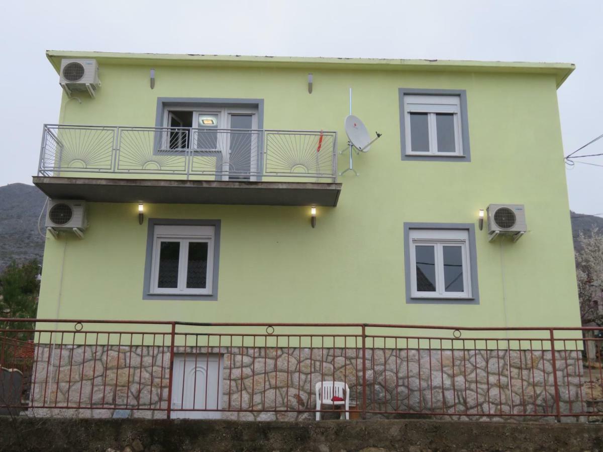 Apartments La Bombonera Starigrad Exterior photo