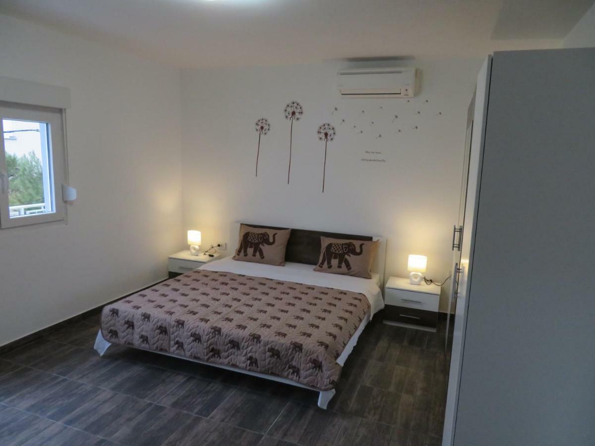 Apartments La Bombonera Starigrad Exterior photo