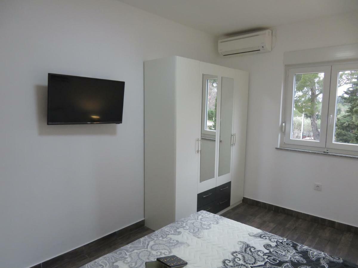 Apartments La Bombonera Starigrad Exterior photo